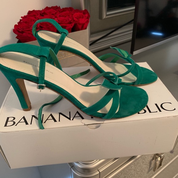 Banana Republic Shoes - 🔥Banana Republic Suede Sandals